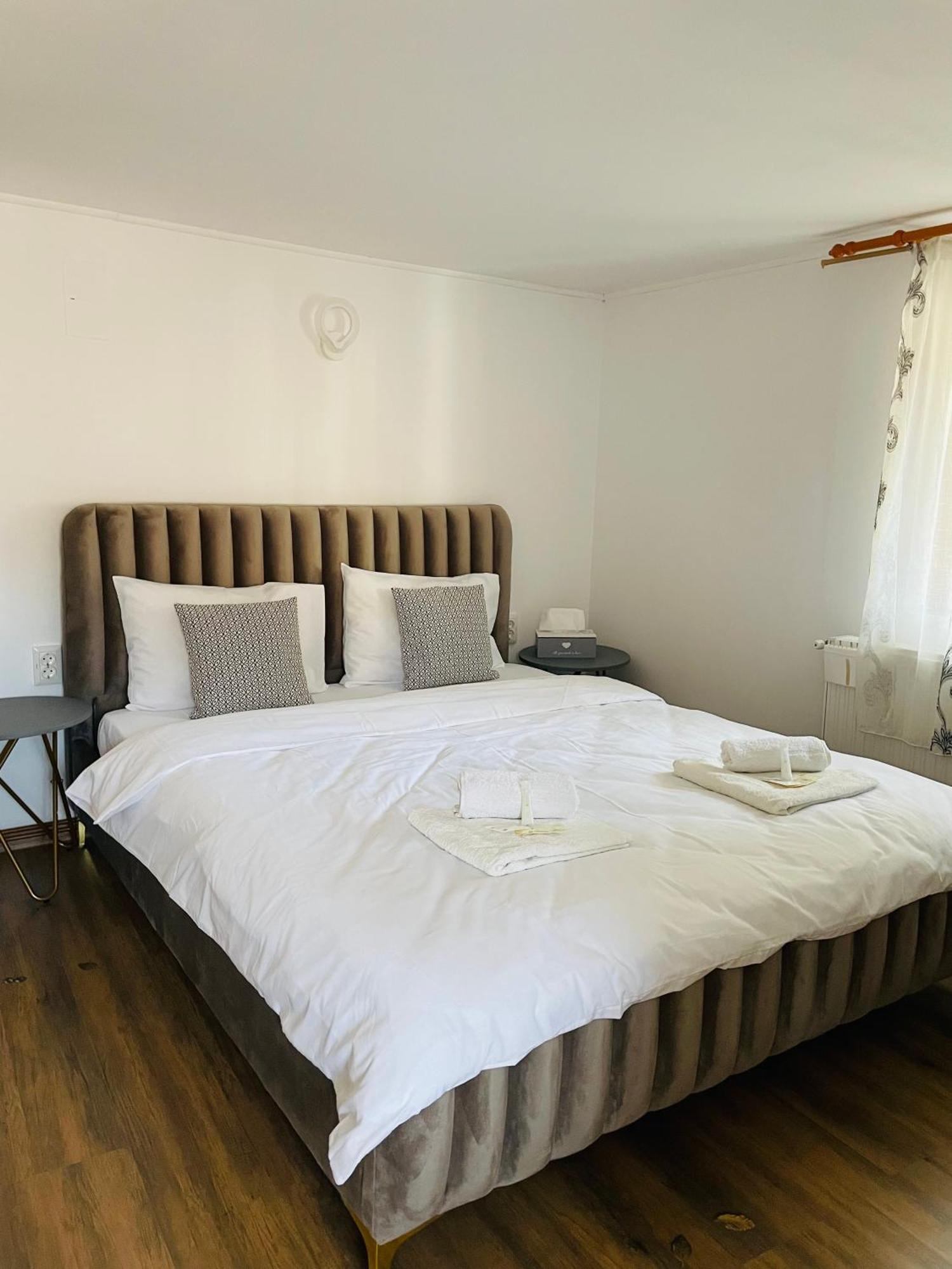 Hotel Casamaria à Slănic-Moldova Extérieur photo