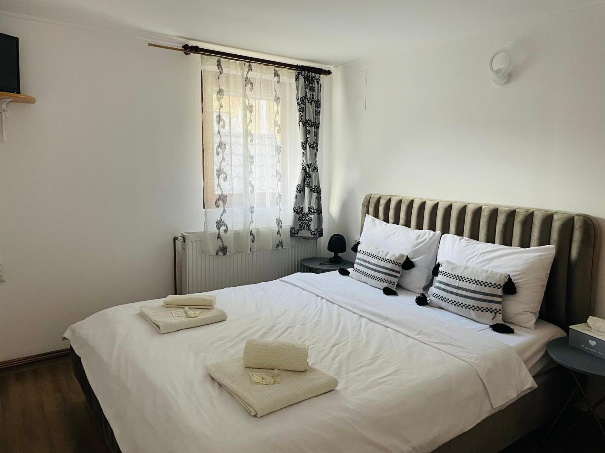 Hotel Casamaria à Slănic-Moldova Extérieur photo